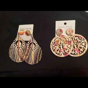 Light wooden earrings